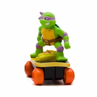 GİOCHİ PREZİOSİ TMNT Switch Kick Skaters Figür - Donatello